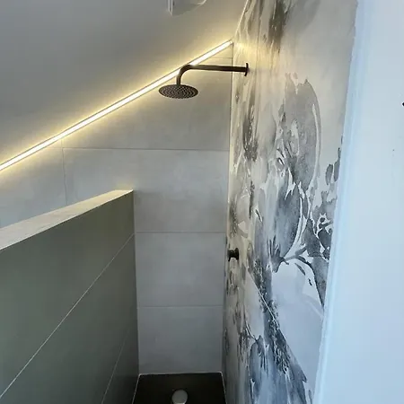Apartamento Lovely Mini Attic
